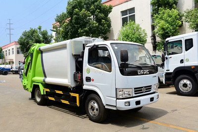 力威江淮压缩式垃圾车 城乡环卫的高效清运解决方案