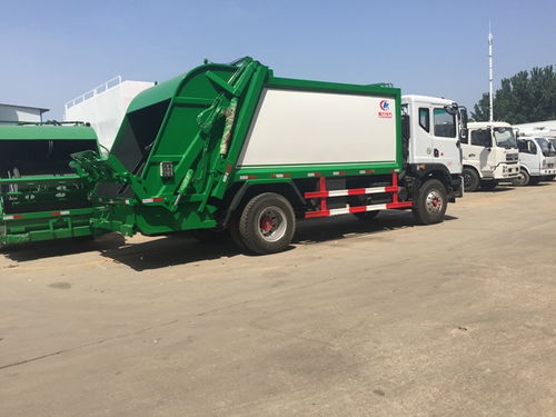 福田压缩垃圾车价格与人力环卫垃圾车 城市清洁的双重选择